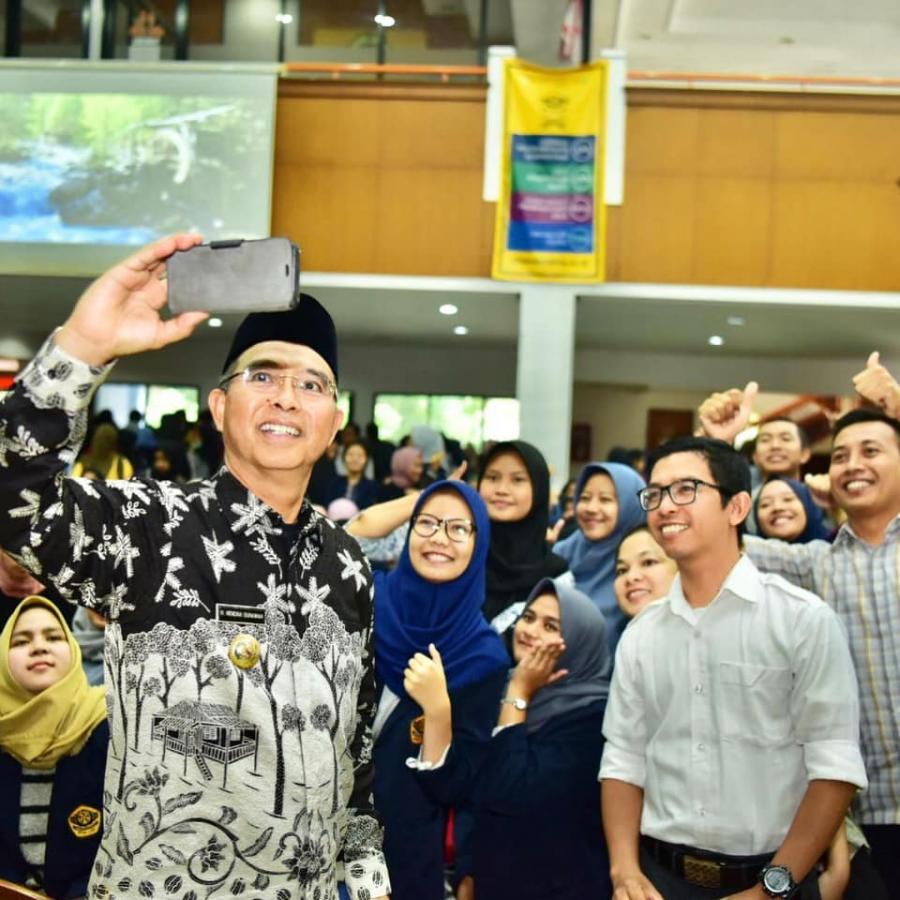 Kuliah Umum Bupati Musi Rawasdi Kampus STIA LAN Bandung